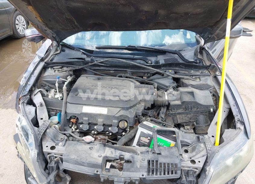 Photo 10 of 2013 Honda Accord EX-L V-6 (VIN 1HGCT2B86DA010424)
