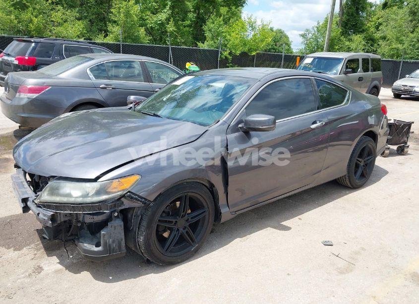 Photo 2 of 2013 Honda Accord EX-L V-6 (VIN 1HGCT2B86DA010424)