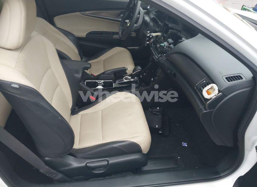 Photo 5 of 2017 Honda Accord EX-L V6 (VIN 1HGCT2B87HA001897)