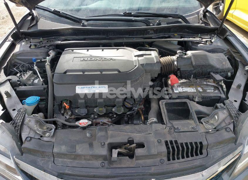 Photo 10 of 2016 Honda Accord EX-L V-6 (VIN 1HGCT2B96GA003311)