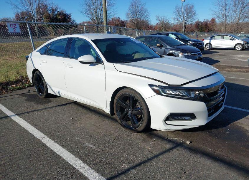 2019 Honda Accord SPORT (VIN 1HGCV1E32KA005822) main photo