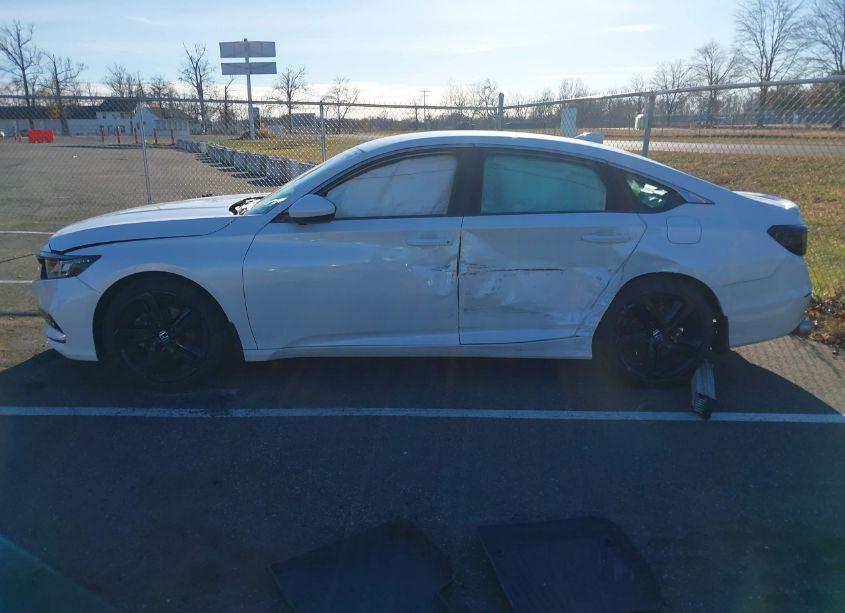 Photo 14 of 2019 Honda Accord SPORT (VIN 1HGCV1E32KA005822)