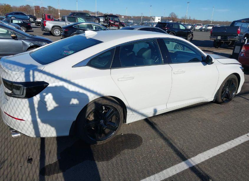 Photo 4 of 2019 Honda Accord SPORT (VIN 1HGCV1E32KA005822)