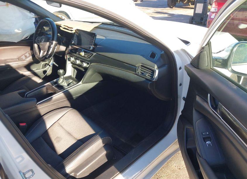Photo 5 of 2019 Honda Accord SPORT (VIN 1HGCV1E32KA005822)