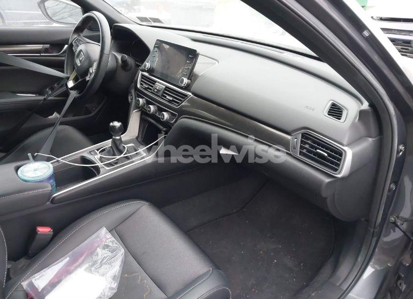 Photo 5 of 2019 Honda Accord SPORT (VIN 1HGCV1E33KA166924)