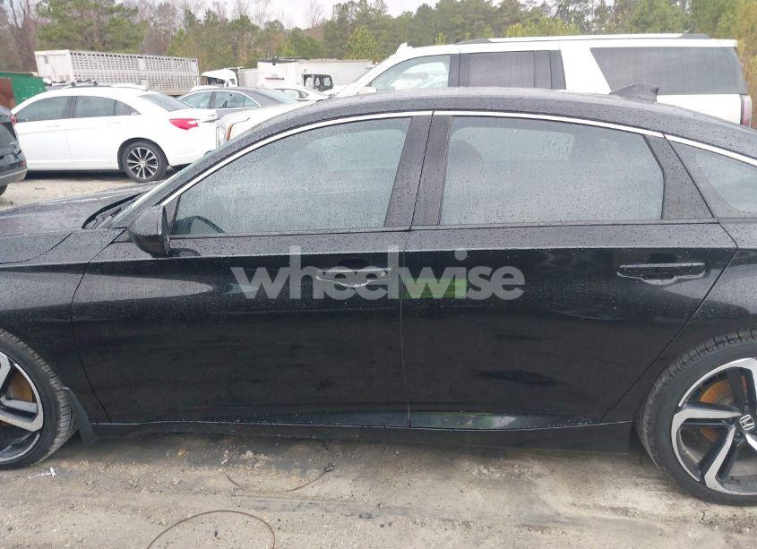 Photo 14 of 2018 Honda Accord SPORT (VIN 1HGCV1E37JA003708)