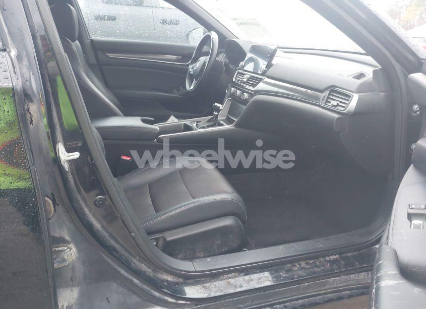 Photo 5 of 2018 Honda Accord SPORT (VIN 1HGCV1E37JA003708)