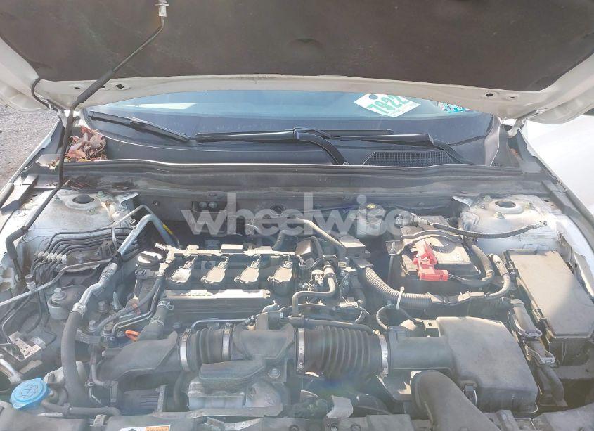 Photo 10 of 2019 Honda Accord SPORT (VIN 1HGCV1E38KA100840)