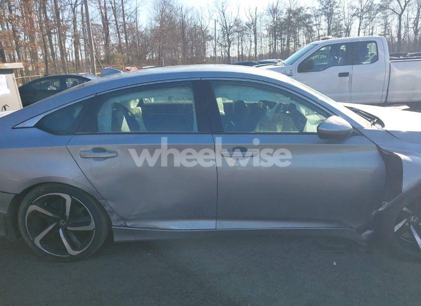 Photo 13 of 2019 Honda Accord SPORT (VIN 1HGCV1E3XKA157024)