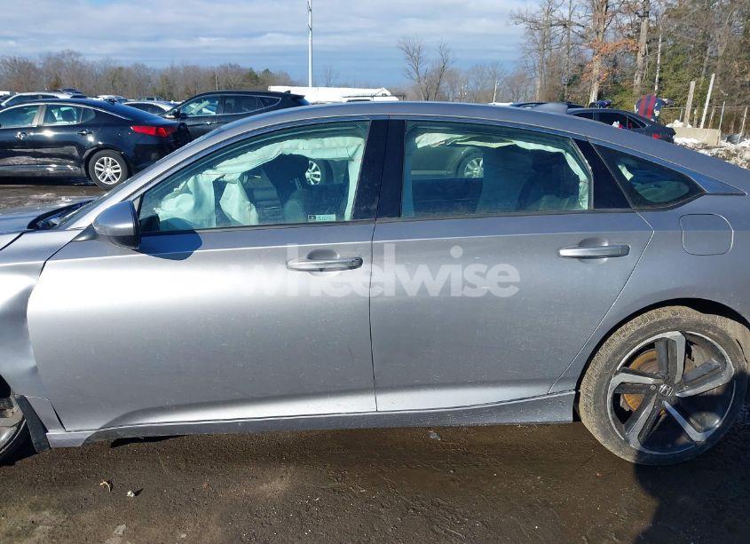 Photo 14 of 2019 Honda Accord SPORT (VIN 1HGCV1E3XKA157024)