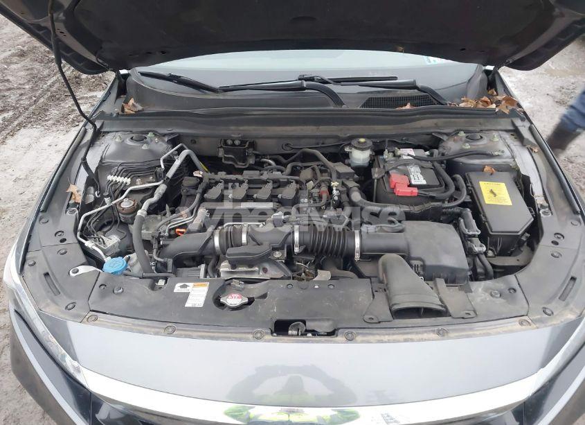 Photo 10 of 2018 Honda Accord LX (VIN 1HGCV1F10JA001134)