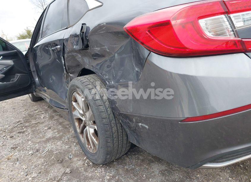 Photo 15 of 2018 Honda Accord LX (VIN 1HGCV1F10JA009623)