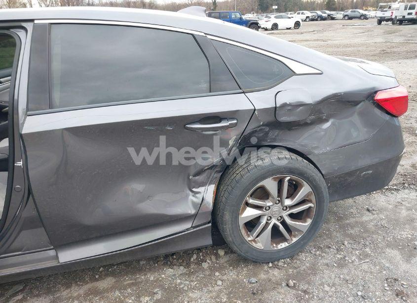 Photo 6 of 2018 Honda Accord LX (VIN 1HGCV1F10JA009623)