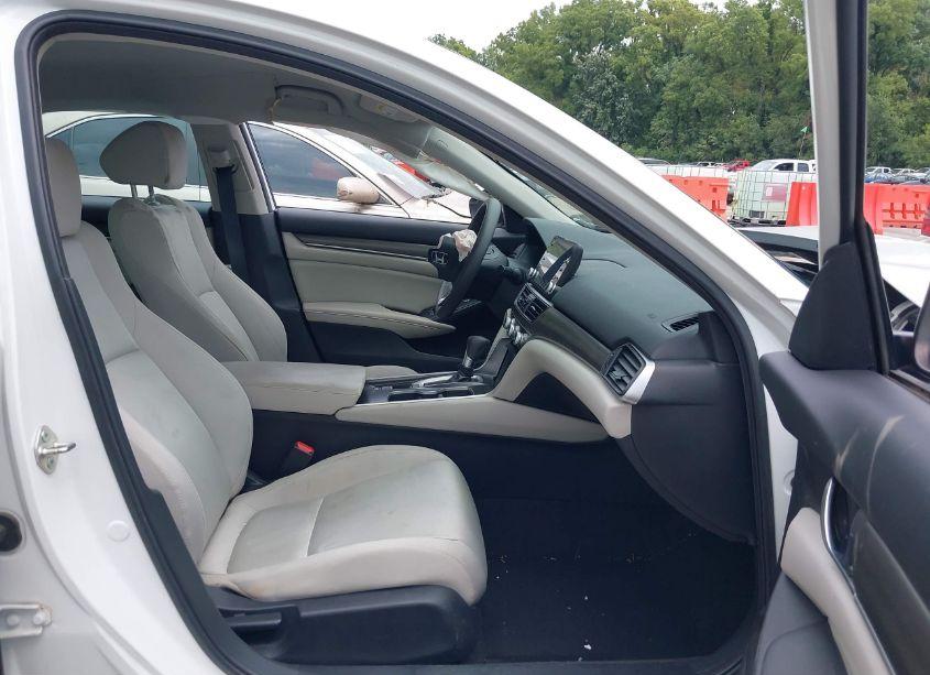 Photo 5 of 2018 Honda Accord LX (VIN 1HGCV1F10JA078070)