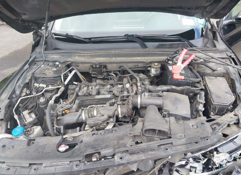 Photo 10 of 2018 Honda Accord LX (VIN 1HGCV1F10JA101962)