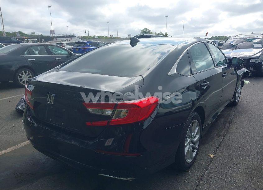 Photo 4 of 2018 Honda Accord LX (VIN 1HGCV1F10JA101962)