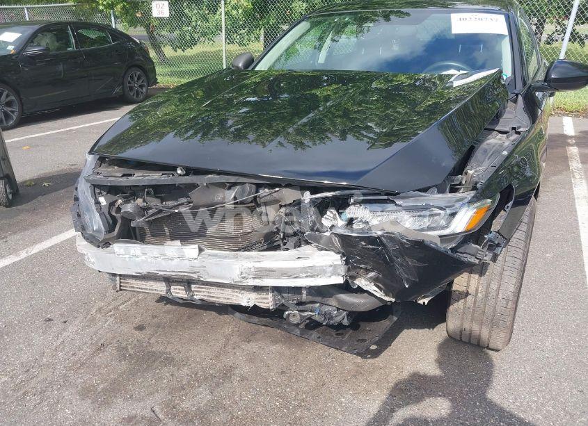 Photo 6 of 2018 Honda Accord LX (VIN 1HGCV1F10JA101962)