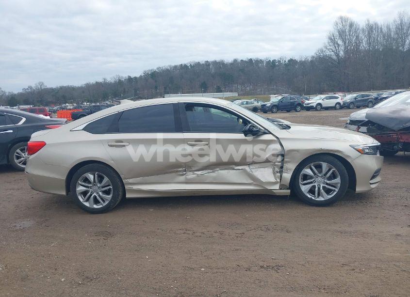 Photo 13 of 2018 Honda Accord LX (VIN 1HGCV1F10JA147176)
