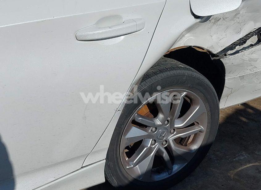 Photo 6 of 2019 Honda Accord LX (VIN 1HGCV1F10KA030814)