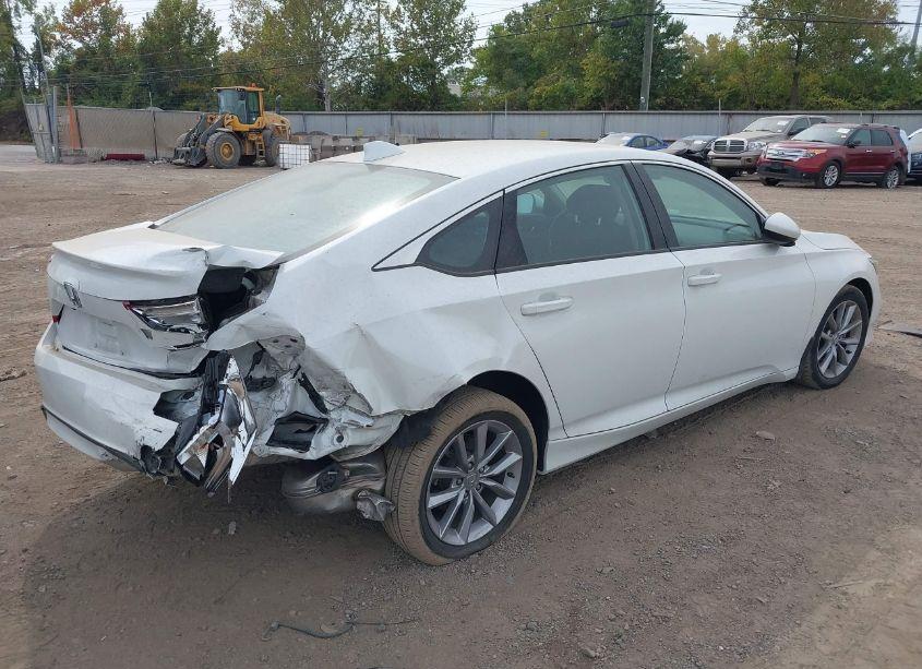 Photo 4 of 2022 Honda Accord LX (VIN 1HGCV1F10NA061940)