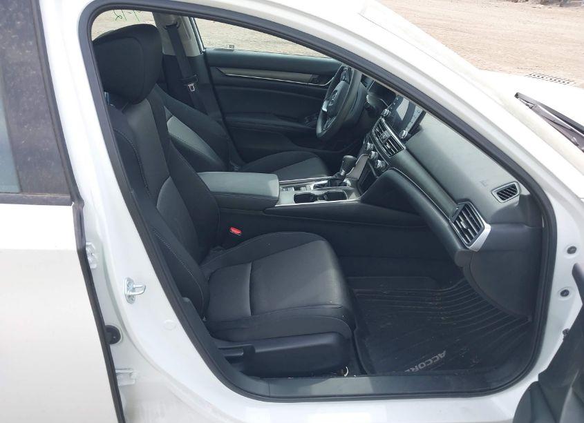 Photo 5 of 2022 Honda Accord LX (VIN 1HGCV1F10NA061940)
