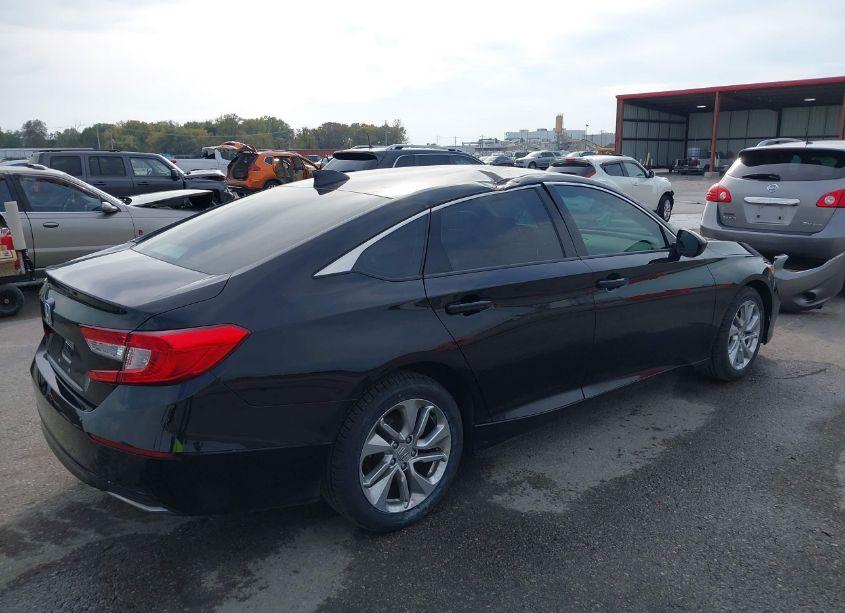 Photo 4 of 2018 Honda Accord LX (VIN 1HGCV1F11JA053470)