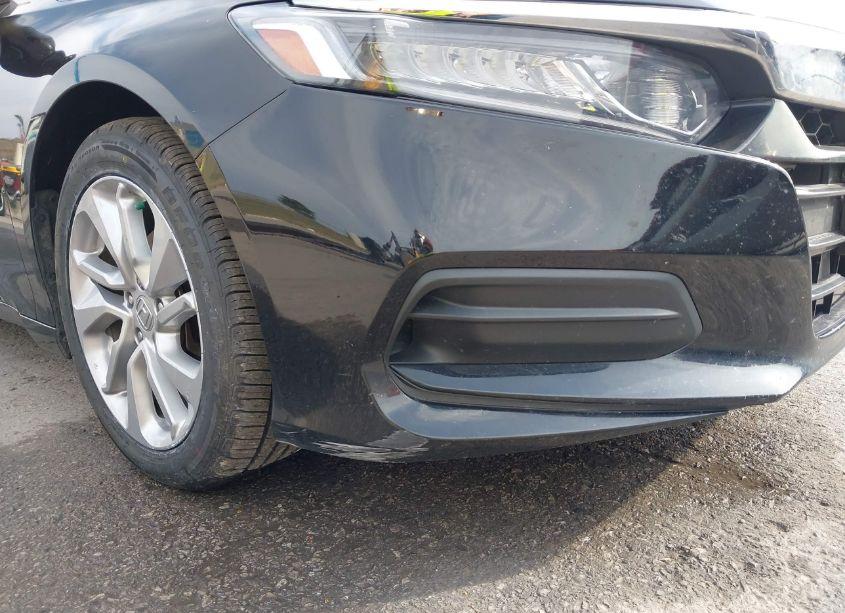 Photo 6 of 2018 Honda Accord LX (VIN 1HGCV1F11JA053470)