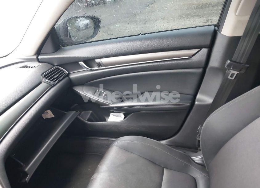 Photo 5 of 2018 Honda Accord LX (VIN 1HGCV1F11JA141922)