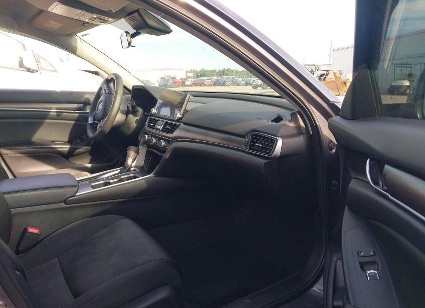 Photo 5 of 2018 Honda Accord LX (VIN 1HGCV1F11JA202279)