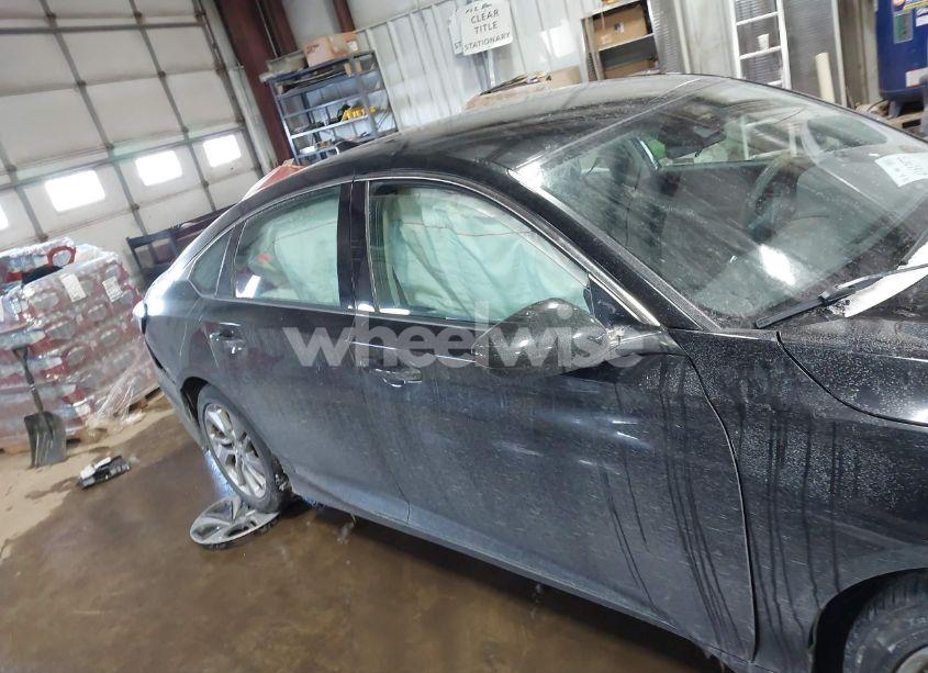 Photo 14 of 2018 Honda Accord LX (VIN 1HGCV1F11JA238215)