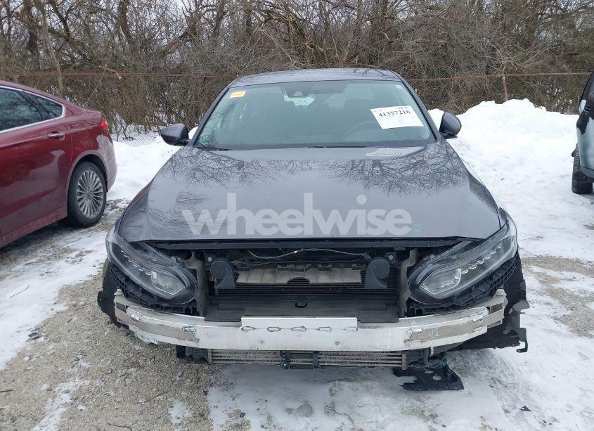 Photo 13 of 2018 Honda Accord LX (VIN 1HGCV1F11JA258075)