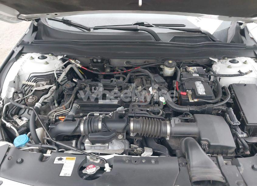 Photo 10 of 2018 Honda Accord LX (VIN 1HGCV1F11JA261932)