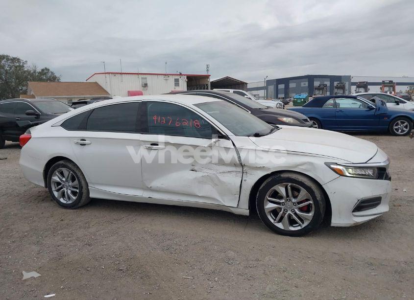 Photo 13 of 2018 Honda Accord LX (VIN 1HGCV1F11JA261932)