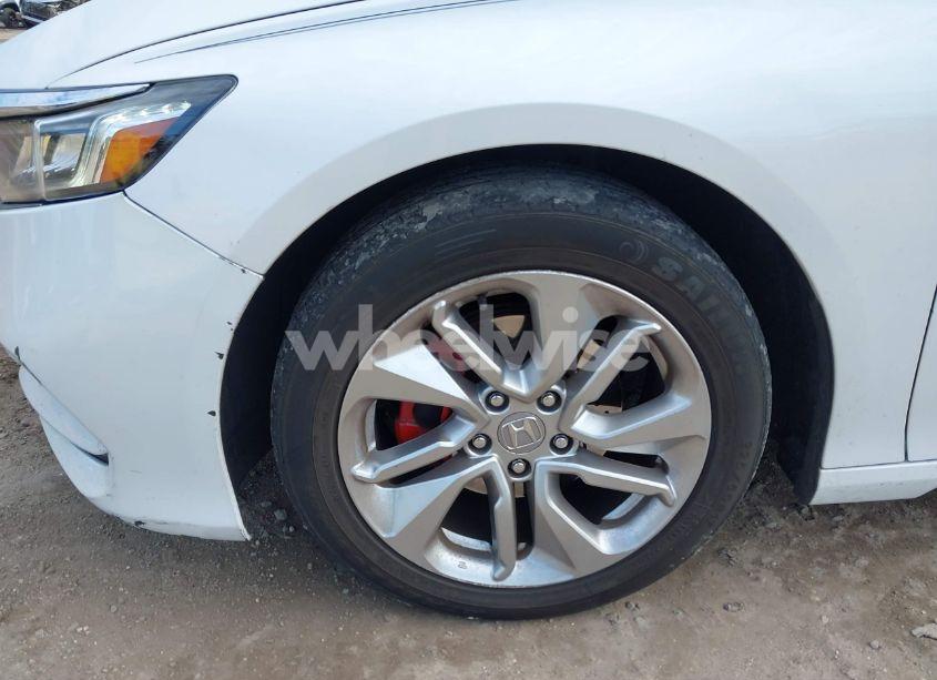 Photo 19 of 2018 Honda Accord LX (VIN 1HGCV1F11JA261932)