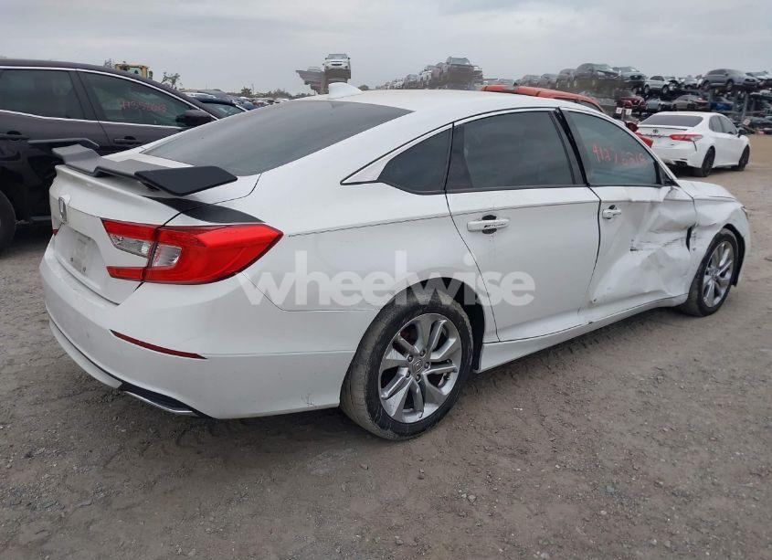 Photo 4 of 2018 Honda Accord LX (VIN 1HGCV1F11JA261932)