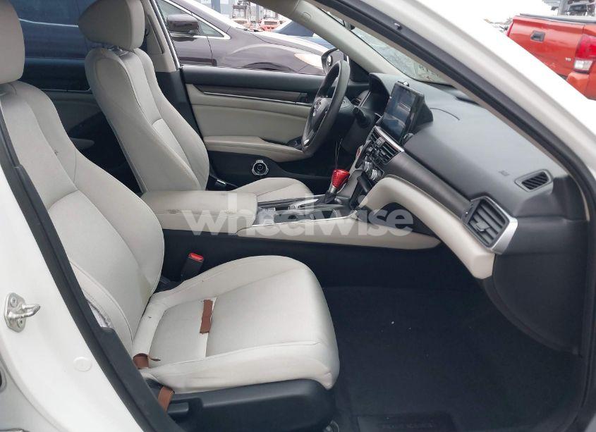 Photo 5 of 2018 Honda Accord LX (VIN 1HGCV1F11JA261932)