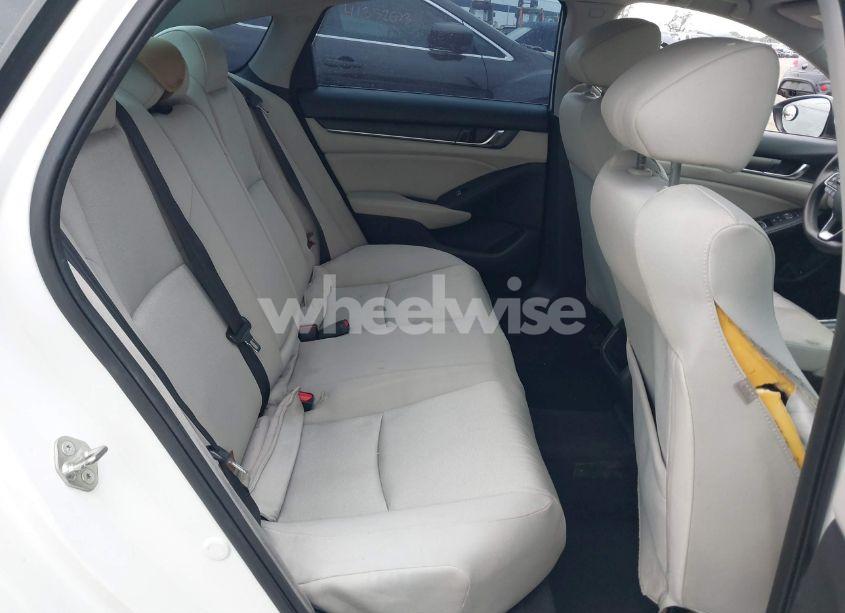 Photo 8 of 2018 Honda Accord LX (VIN 1HGCV1F11JA261932)
