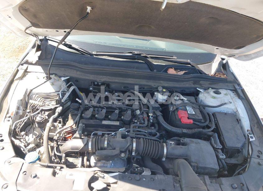 Photo 10 of 2018 Honda Accord LX (VIN 1HGCV1F12JA001751)