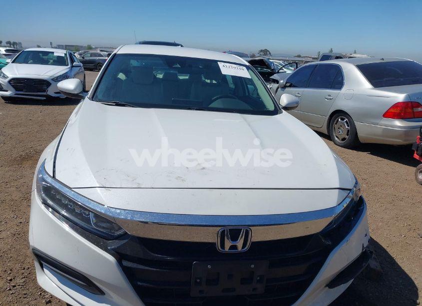Photo 13 of 2018 Honda Accord LX (VIN 1HGCV1F12JA001751)