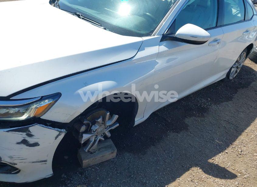 Photo 6 of 2018 Honda Accord LX (VIN 1HGCV1F12JA001751)