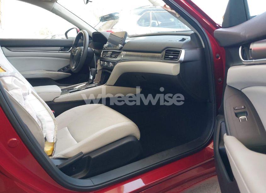 Photo 5 of 2018 Honda Accord LX (VIN 1HGCV1F12JA062839)