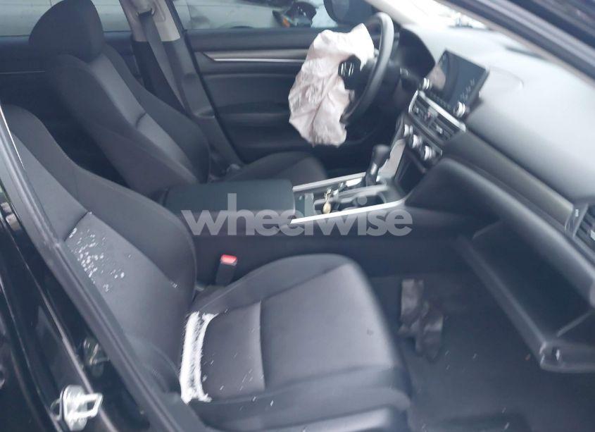 Photo 5 of 2018 Honda Accord LX (VIN 1HGCV1F12JA078829)