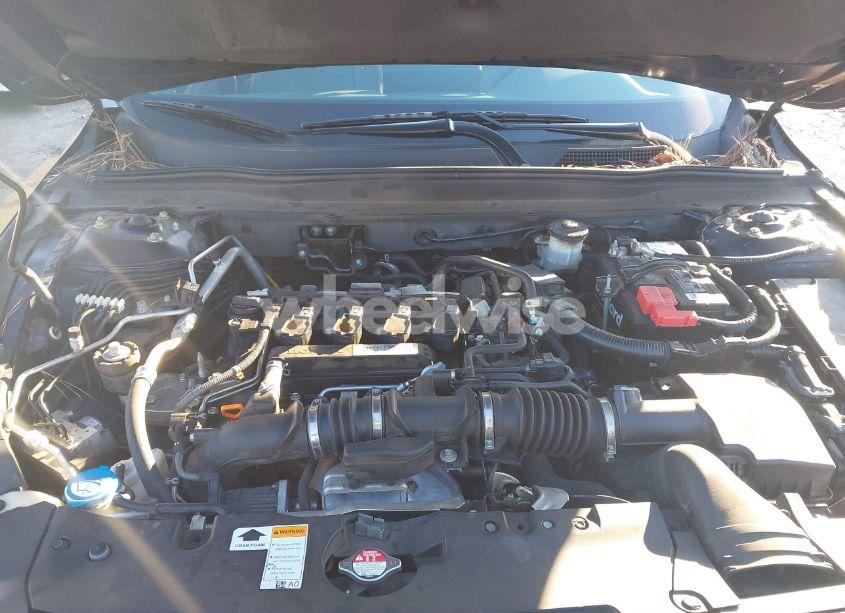 Photo 10 of 2018 Honda Accord LX (VIN 1HGCV1F12JA101512)