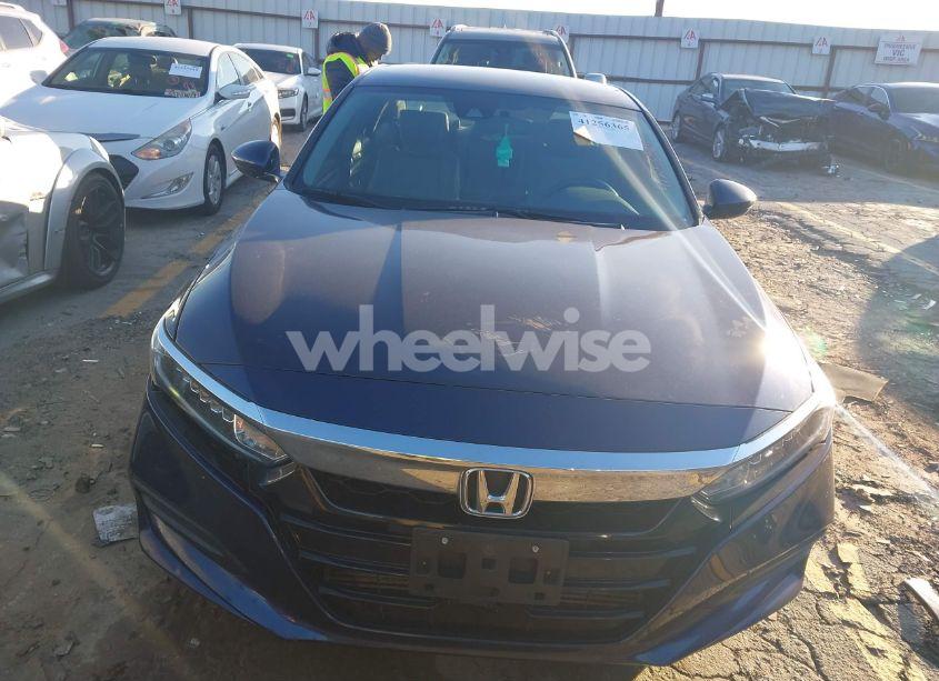 Photo 12 of 2018 Honda Accord LX (VIN 1HGCV1F12JA101512)