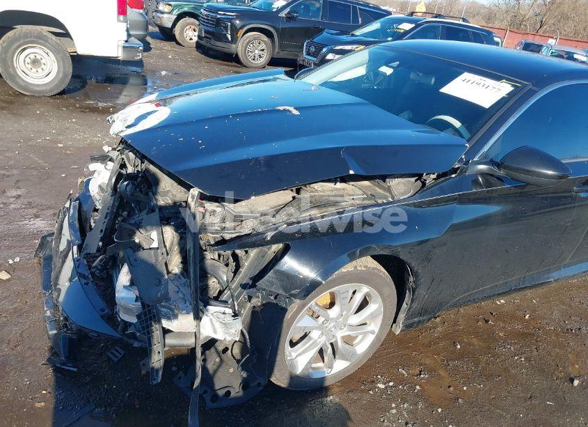 Photo 18 of 2018 Honda Accord LX (VIN 1HGCV1F12JA144490)