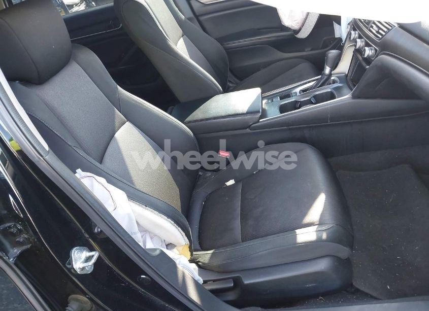 Photo 5 of 2018 Honda Accord LX (VIN 1HGCV1F12JA144490)