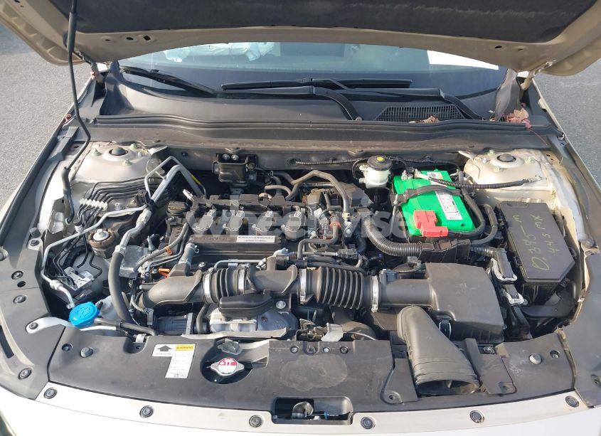 Photo 10 of 2018 Honda Accord LX (VIN 1HGCV1F12JA147180)