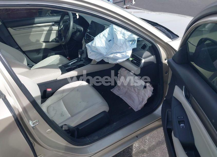 Photo 5 of 2018 Honda Accord LX (VIN 1HGCV1F12JA147180)