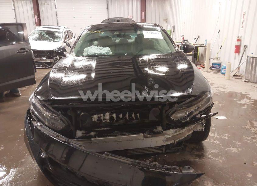 Photo 12 of 2018 Honda Accord LX (VIN 1HGCV1F12JA169955)