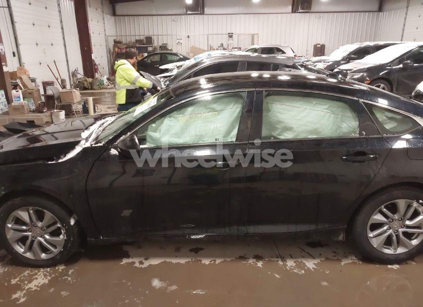 Photo 14 of 2018 Honda Accord LX (VIN 1HGCV1F12JA169955)